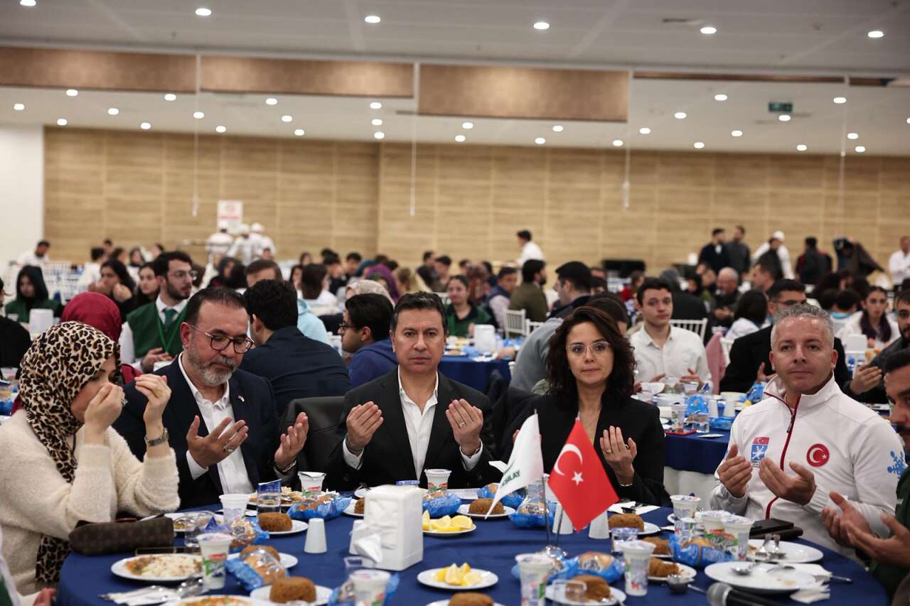 Büyükşehir ve Yeşilay Gençlerle Aynı Sofrada 3